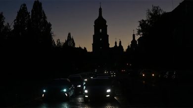 ظلام دامس في كييف مع انقطاع الكهرباء