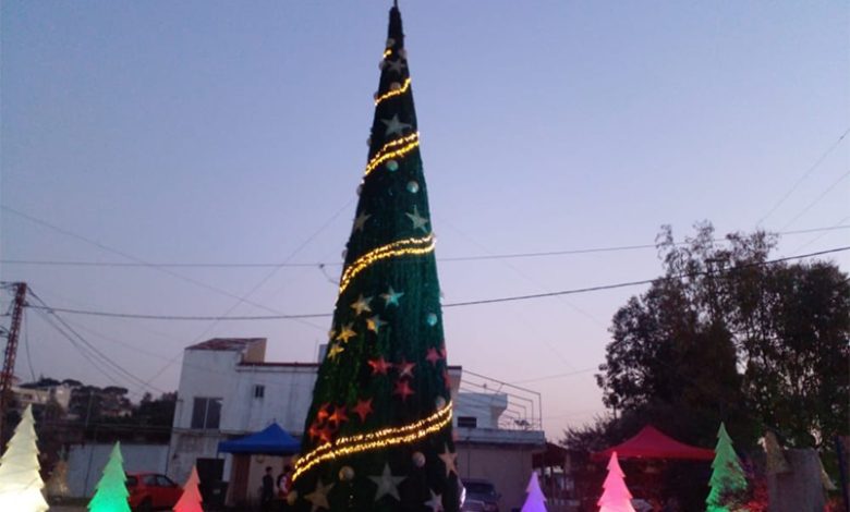 إضاءة شجرة الميلاد عند مدخل ابل السقي قضاء مرجعيون