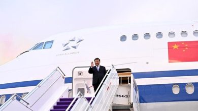 استقبال الرئيس الصيني لدى وصوله لمطار الملك خالد الدولي في السعودية