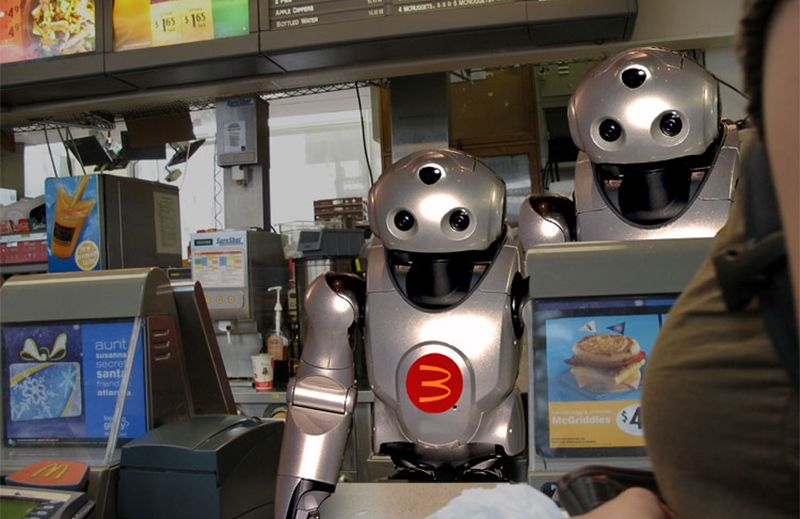 الروبوتات تخدم الزبائن في ماكدونالدز