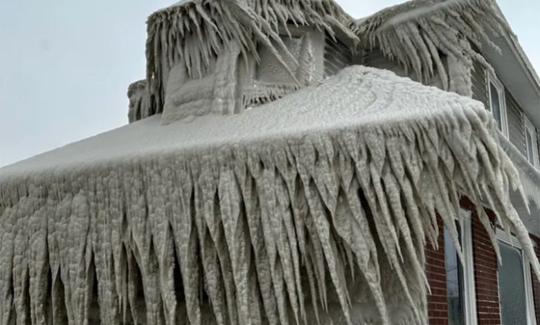 مقتل 26 أميركيا جراء العاصفة الثلجية مع انقطاع الكهرباء واضطراب السفر