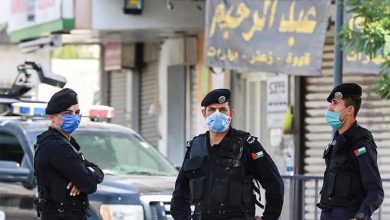 مقتل رجل أمن وإصابة اثنين خلال احتجاجات على أسعار المحروقات جنوب الأردن